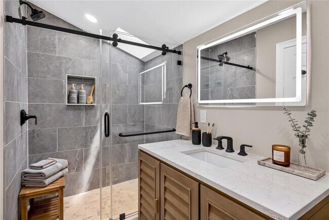 Building Photo - 3620 E Tampa Cir