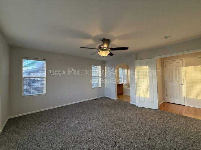 Building Photo - 10533 Joplin St