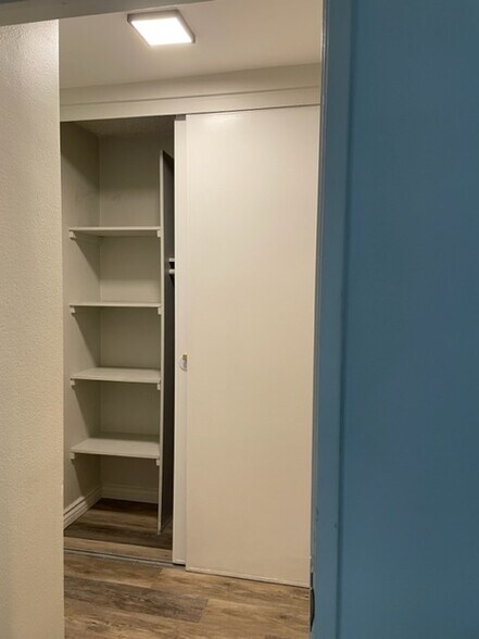 Building Photo - 18307 Burbank Blvd