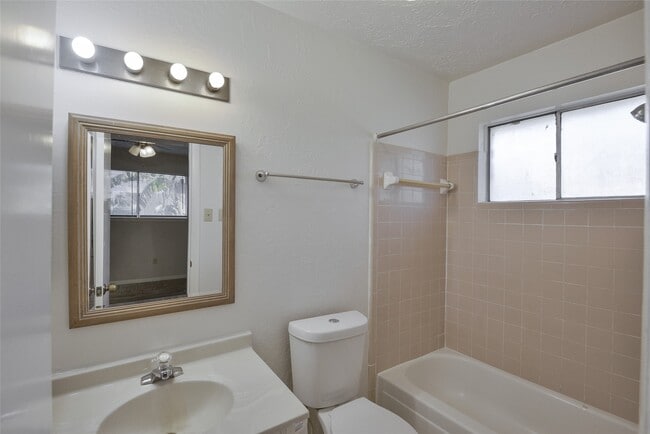 Building Photo - 4203 Sloangate Dr