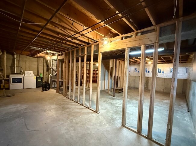 Building Photo - 312 S Lodge Ln