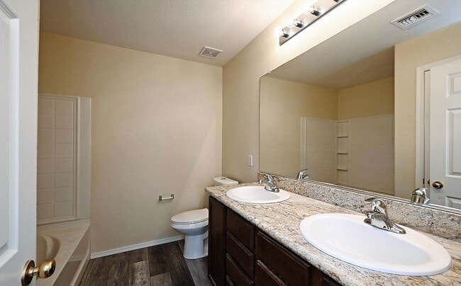Building Photo - BEAUTIFUL 3 BEDROOM PLUS HUGE LOFT  for RENT