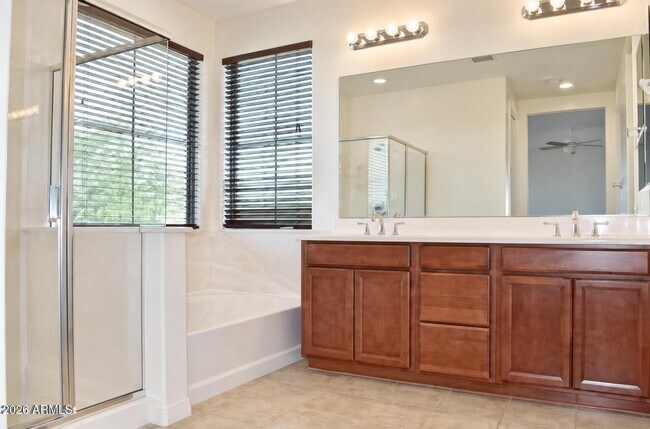 Building Photo - 2834 E Aloe Pl