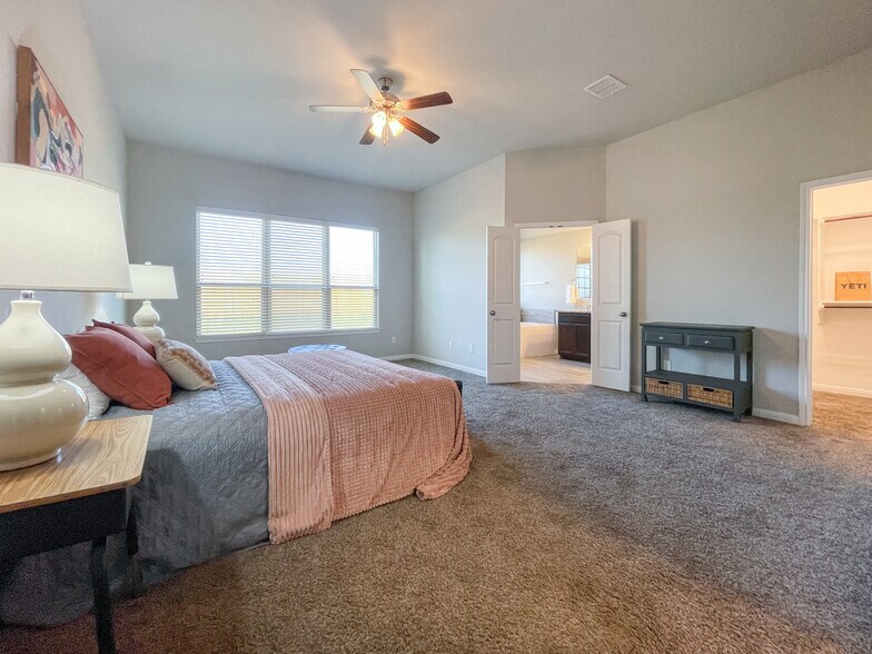 Building Photo - 10624 Langham Dr