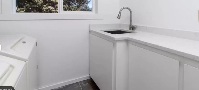 Building Photo - 60642 Devon Cir