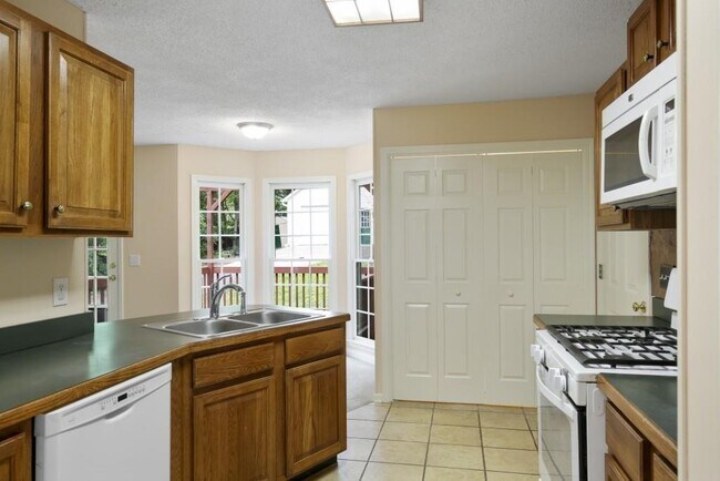 Building Photo - 1312 Dungan Dr NW