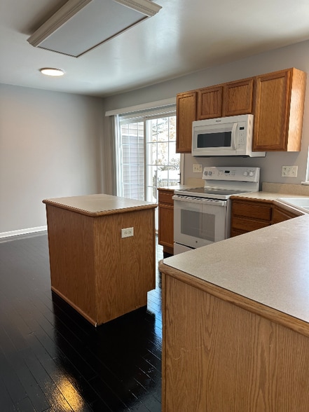 Building Photo - 39153 Welsh Ln