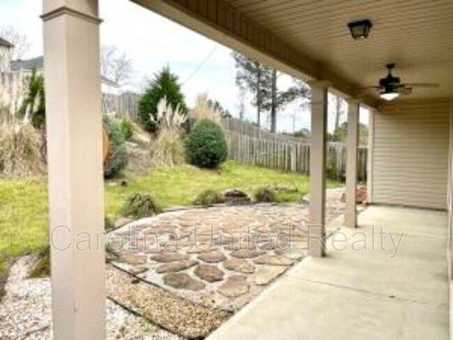 Building Photo - 220 Kickham Ln