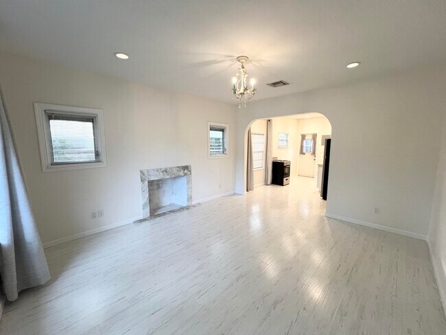 Building Photo - 431 Ardmore Rd