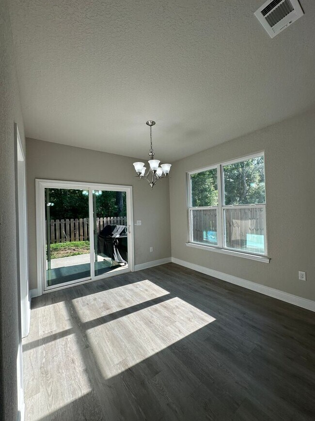 Building Photo - Discover the home of your dreams in the hi...