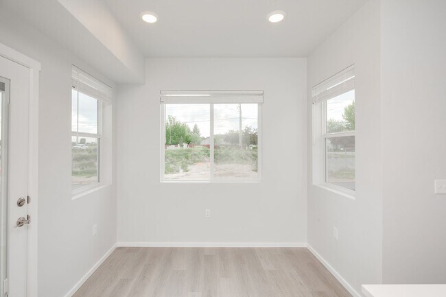 Building Photo - Now Leasing!  Location, Community, Quality Living!