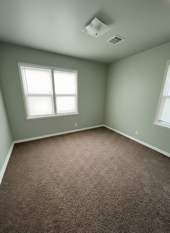 Building Photo - 1205 E Rose Dr