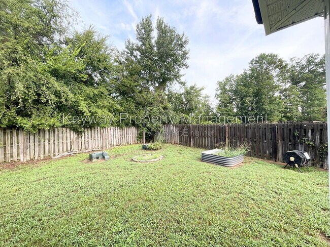 Building Photo - 749 Michelle Ct