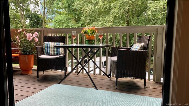 Building Photo - 3 Oakwood Dr