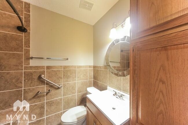 Building Photo - 7401 Briarwood Cove