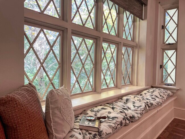 Building Photo - 2492 Elfinwing Ln