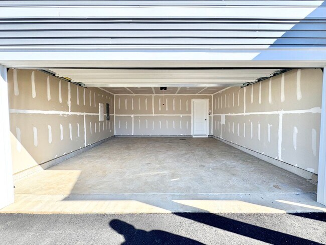 Building Photo - BRAND NEW HOME CLOSE TO CHARLOTTESVILLE