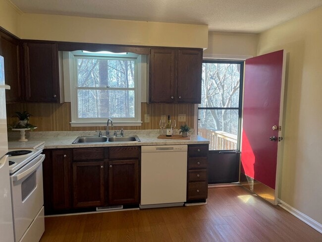 Building Photo - 293 Cedar Terrace Rd