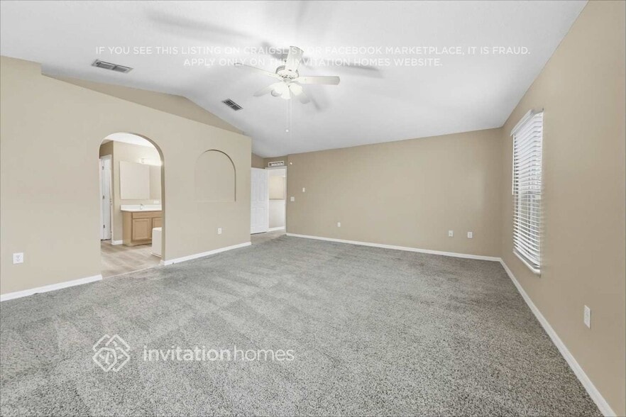 Building Photo - 13501 Mango Bay Dr