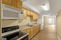 Building Photo - 2537 S Broad St