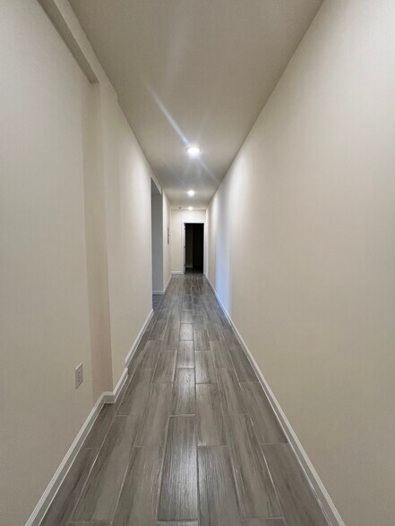 Building Photo - 155 Evergreen Pl