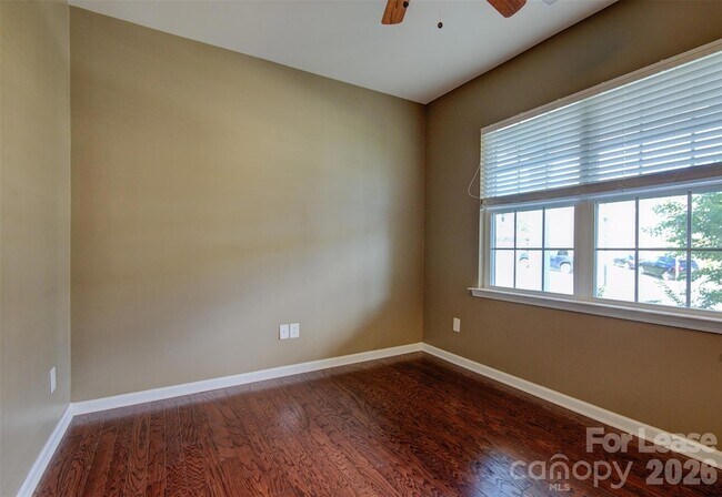 Building Photo - 16125 Hammersmith Farm Dr