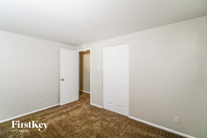 Building Photo - 3820 N Lawndale Ave