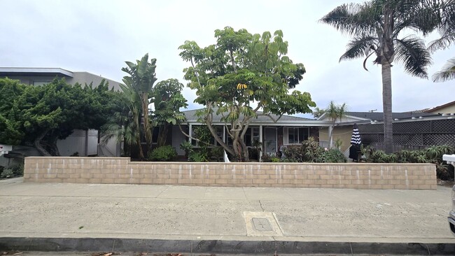 Building Photo - 283NE
