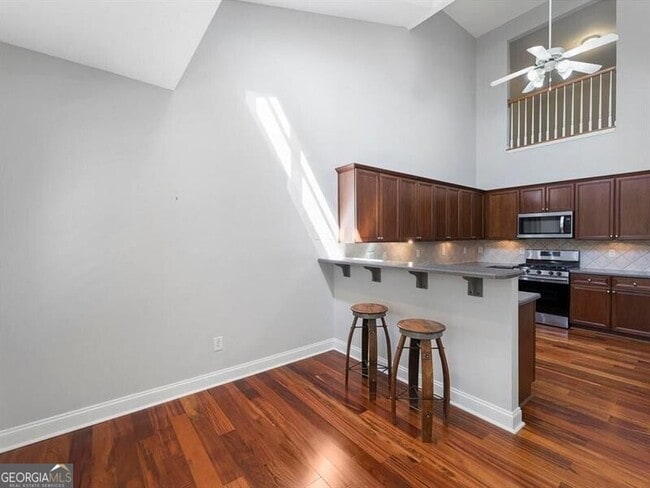 Building Photo - 820 Freedom Ln