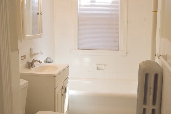 Building Photo - 531 Norwest Dr