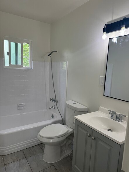 Bathroom - 205 W Palmer Ave