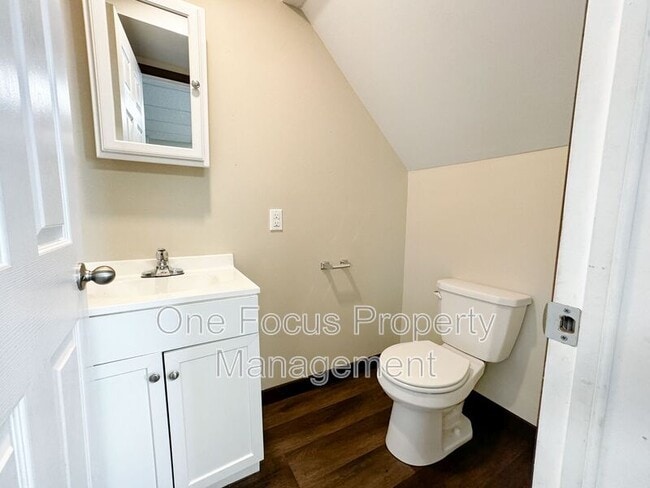 Building Photo - 115 E Bald Eagle St