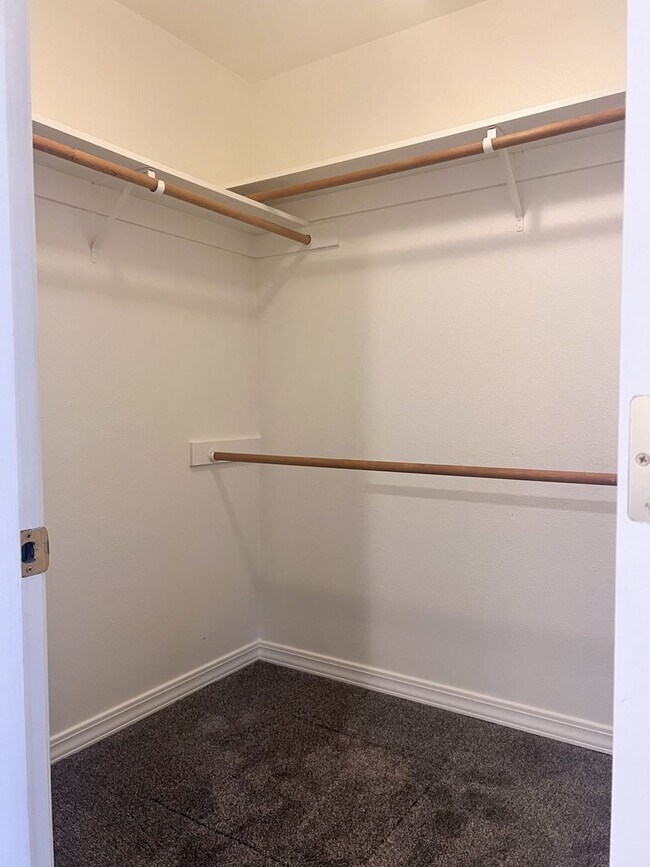 Building Photo - OWN798