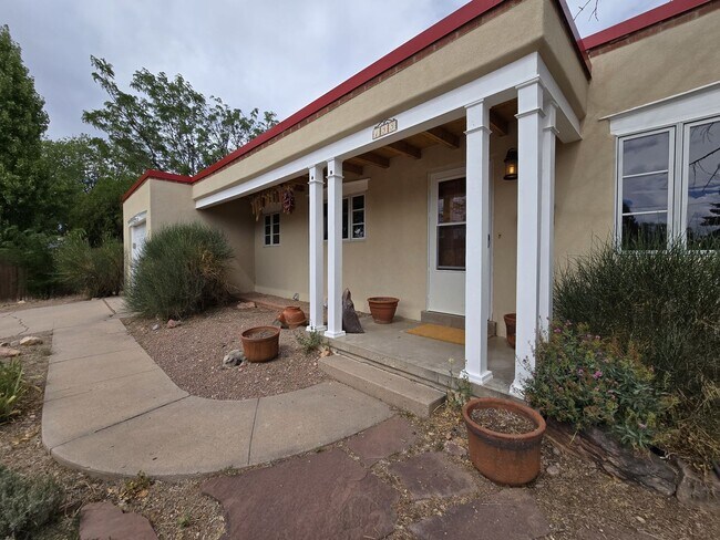 Building Photo - 133 Sereno Dr