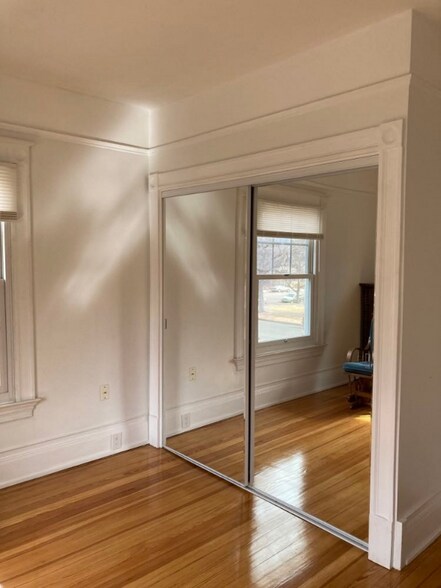 Building Photo - 110 E Caramillo St