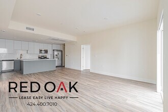 Building Photo - 1037 Dewey Ave