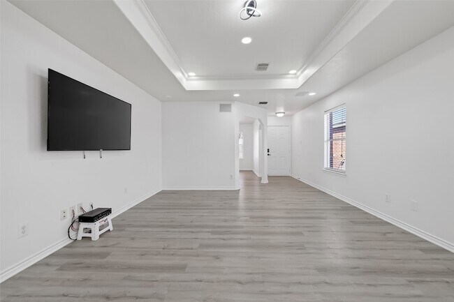 Building Photo - 9111 Grand Villa Ln