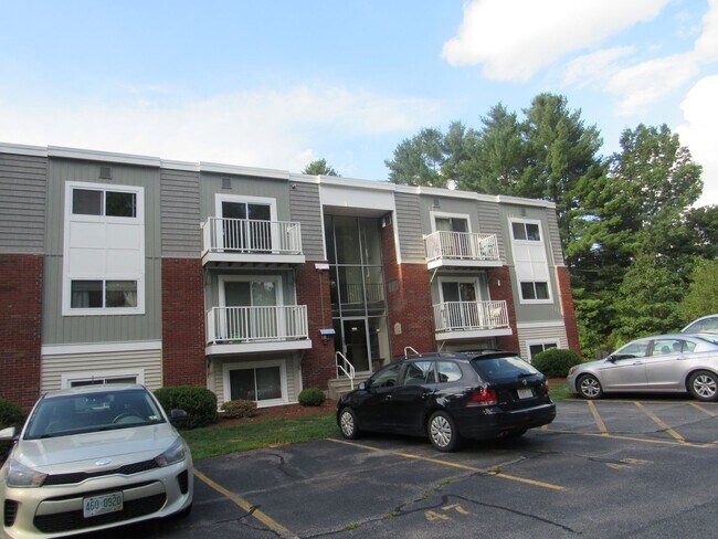 Primary Photo - Londonderry 3 Bedroom Available NOW for Rent!