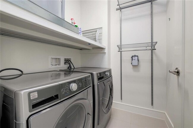 Building Photo - 222 West Ave