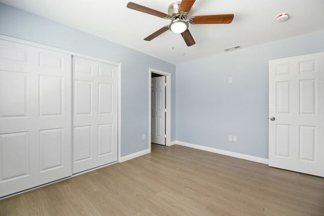 Building Photo - HALF OFF 1ST MONTH RENT- 2 Bedroom/ 2 bathroom condo (Front Unit)