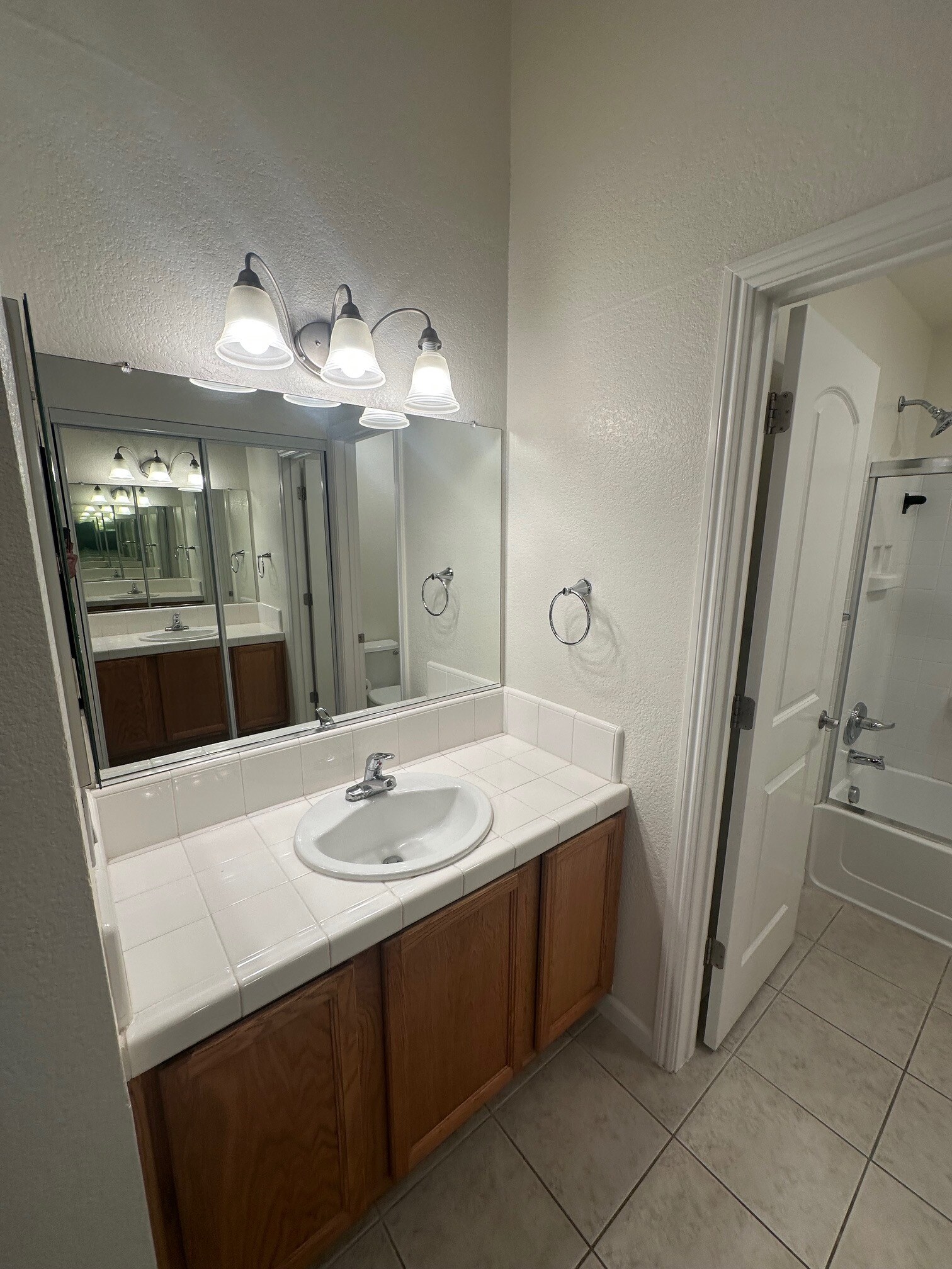 Building Photo - 415 Tyler Pl