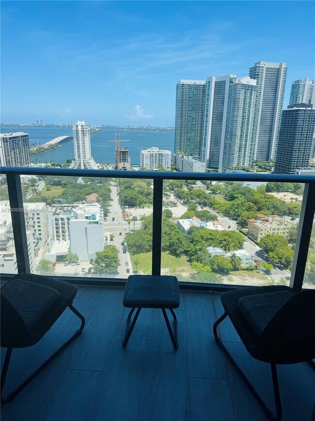 Building Photo - 121 NE 34th St