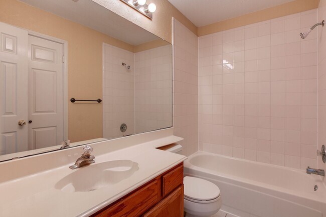 Building Photo - Elegant Pflugerville Home with Comfortable Living Spaces