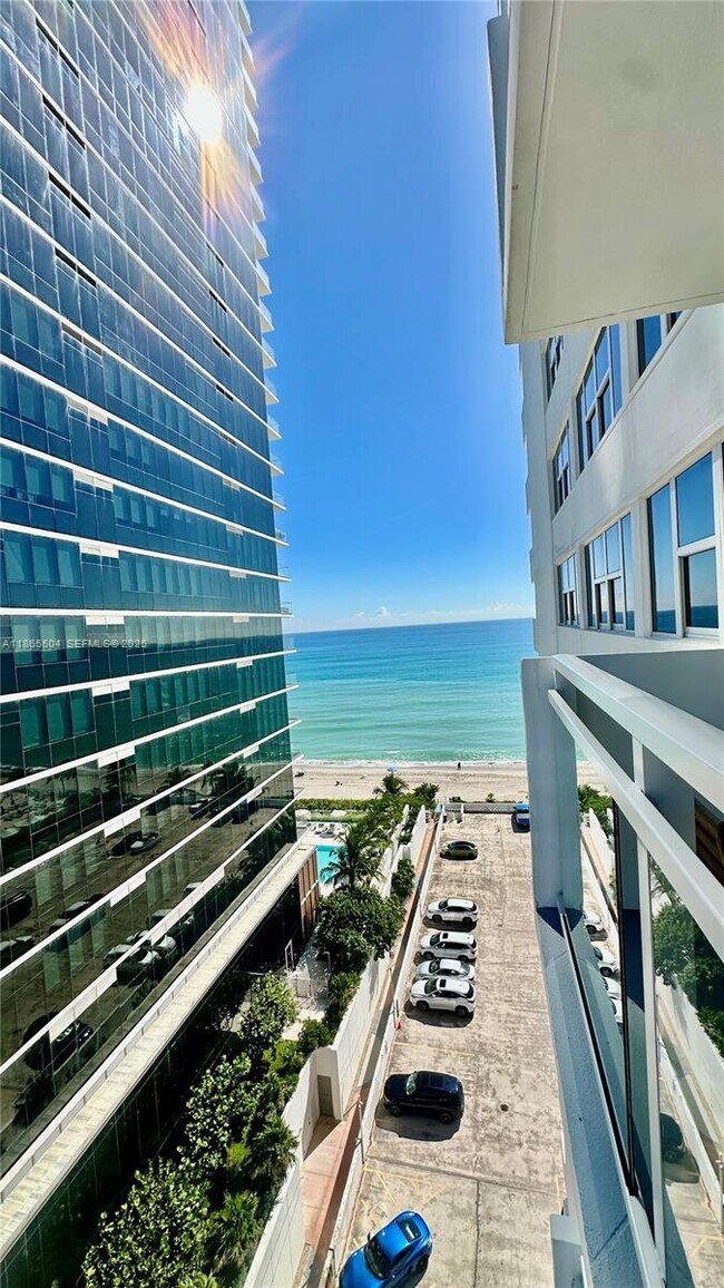 Building Photo - 2030 S Ocean Dr