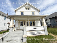 Building Photo - 859 Brown St