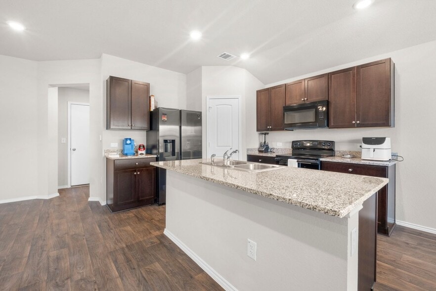 Building Photo - 5824 Brocade Dr