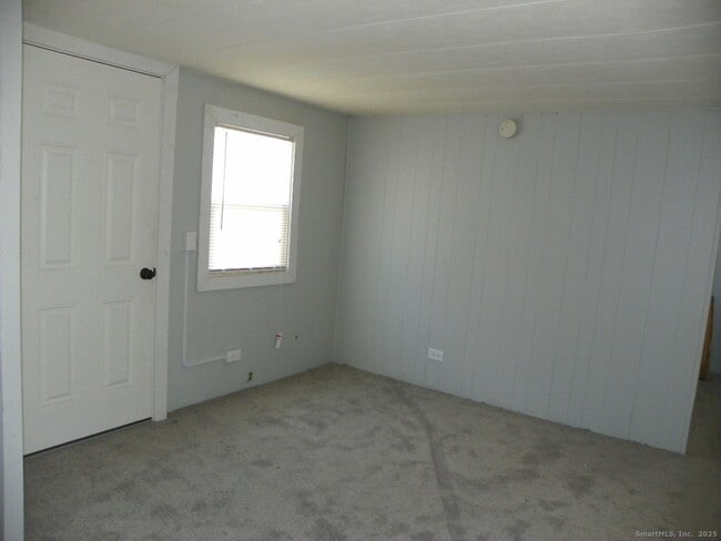 Building Photo - 20 Woodland Dr