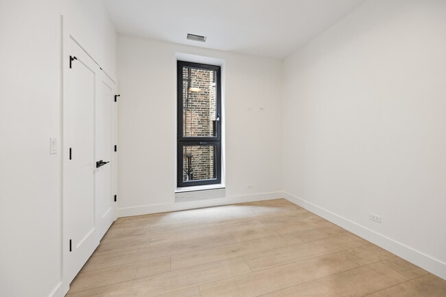 Building Photo - 1313 W Taylor St