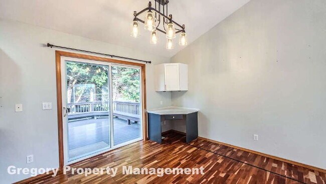 Building Photo - 821 180th St SW