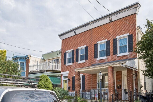 Building Photo - 1329 Marlborough St